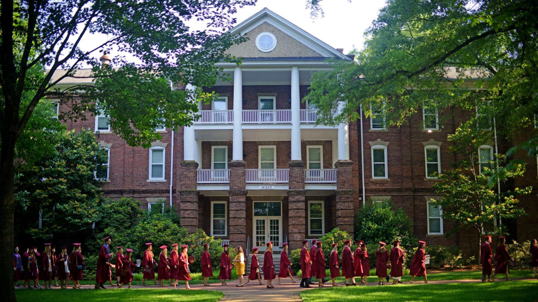 Some Elon students call on university to operate remotely this fall